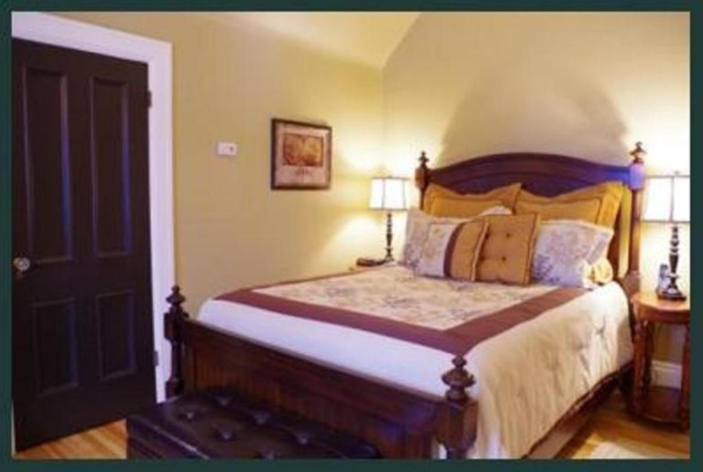 Quartermain House Bed & Breakfast Fredericton Room photo